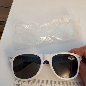 NWOT Cool White Blue Point Brewing Company sunglasses